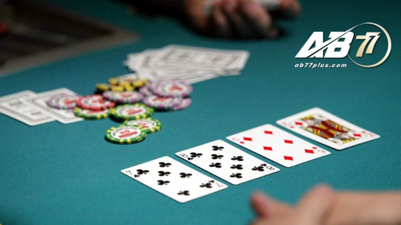 Cách tính điểm và giá trị bài thùng là gì trong Poker